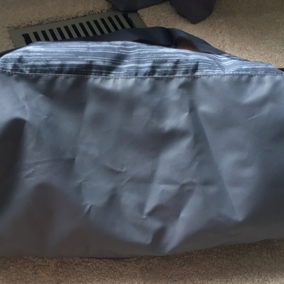 Adidas fearless gym/weekend bag - Picture 5 of 8